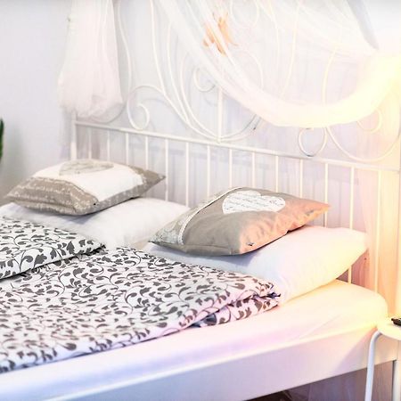 Pine House Appartement Braşov Buitenkant foto