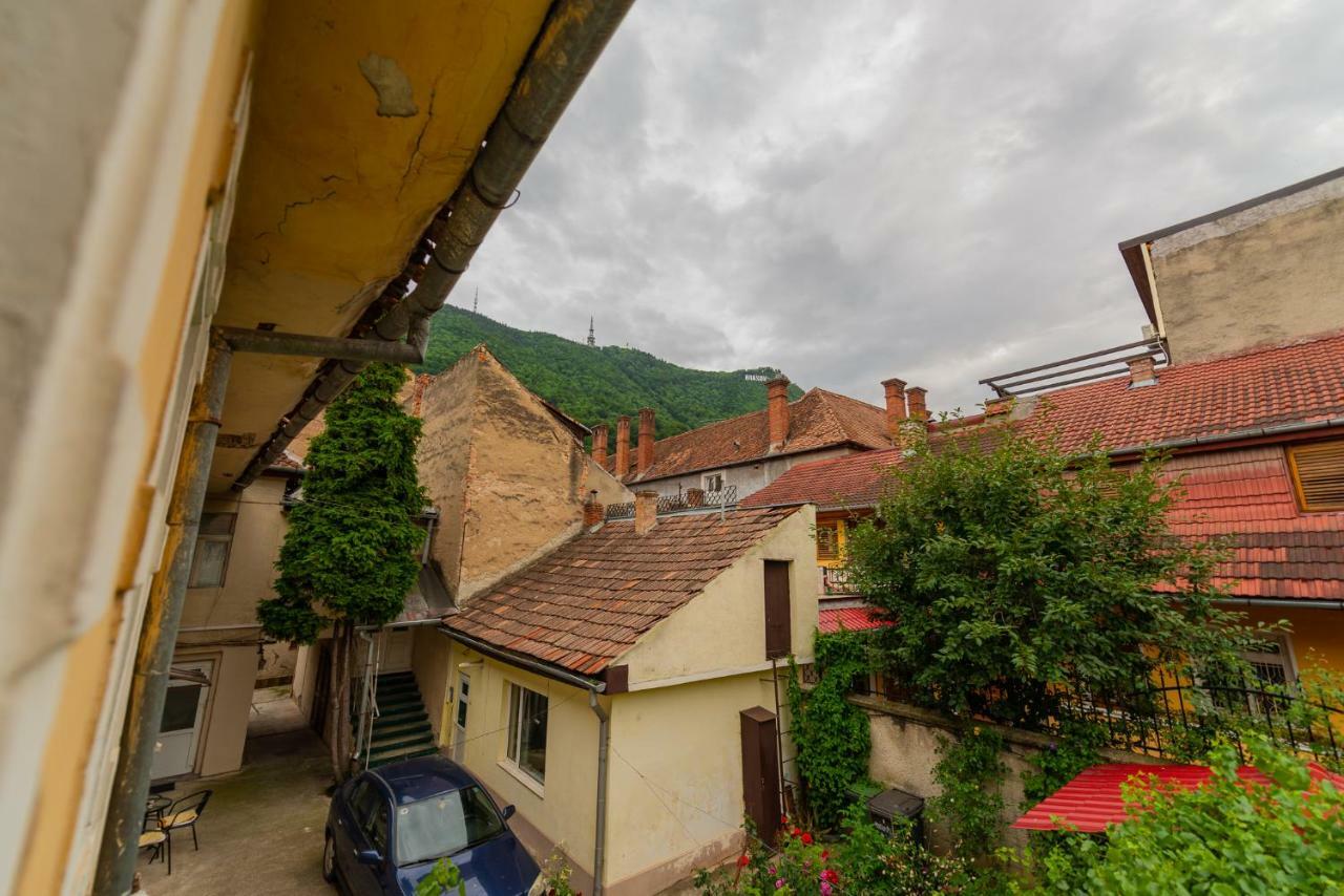 Pine House Appartement Braşov Buitenkant foto