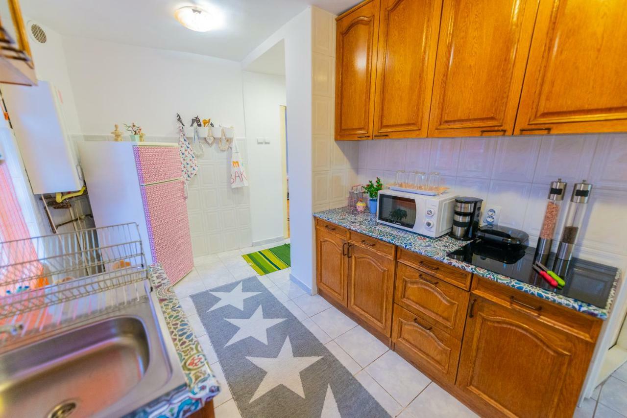 Pine House Appartement Braşov Buitenkant foto