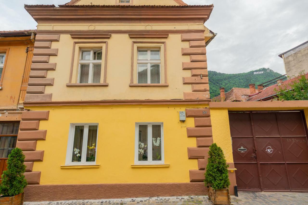 Pine House Appartement Braşov Buitenkant foto